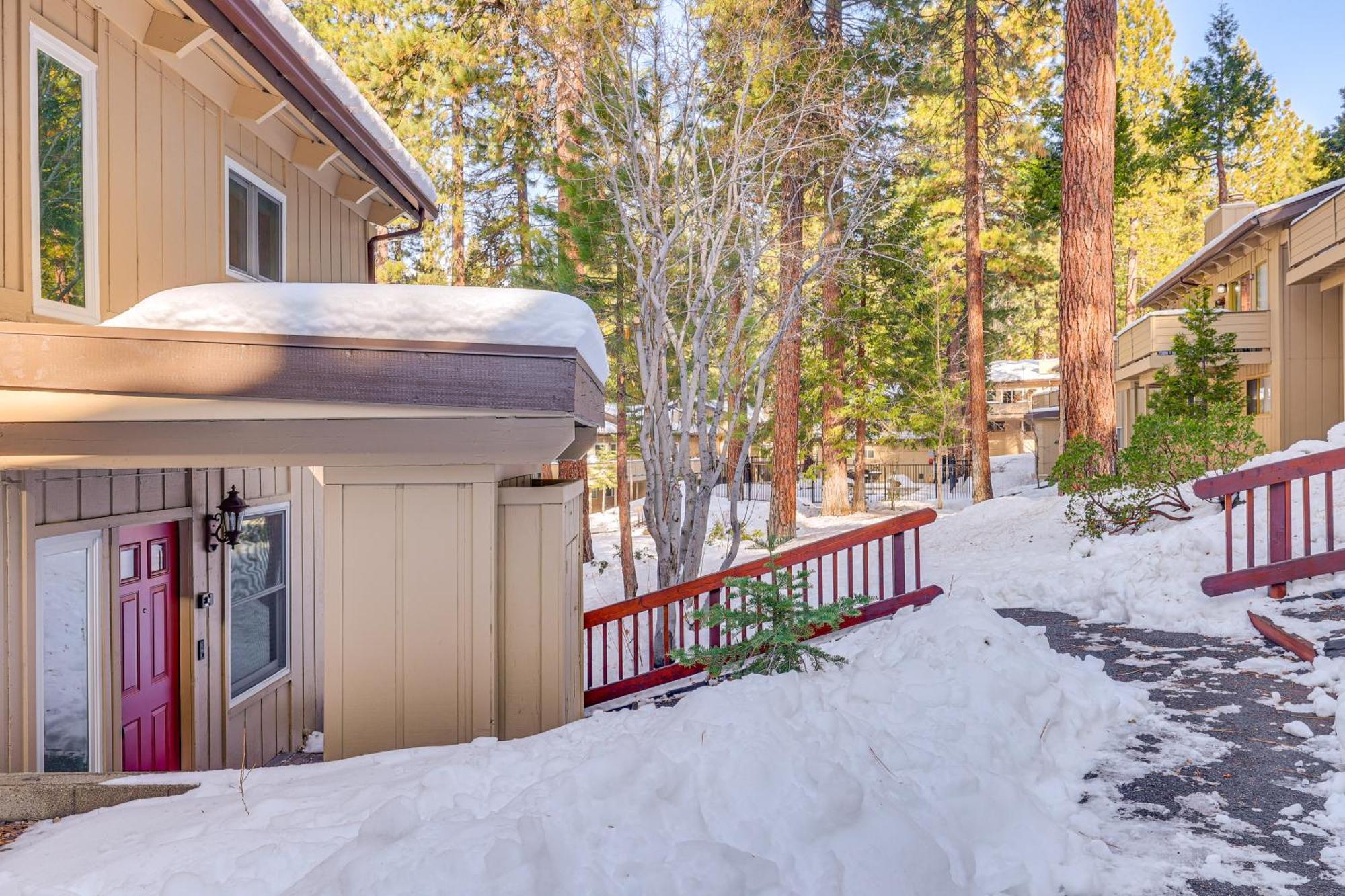 Incline Village Condo With Deck 1 Mi To Lake Tahoe Εξωτερικό φωτογραφία