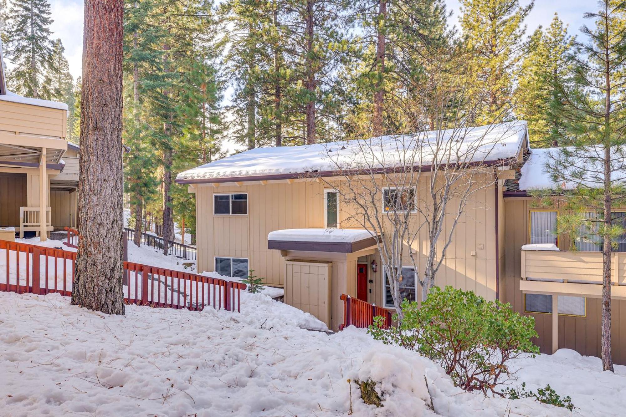 Incline Village Condo With Deck 1 Mi To Lake Tahoe Εξωτερικό φωτογραφία